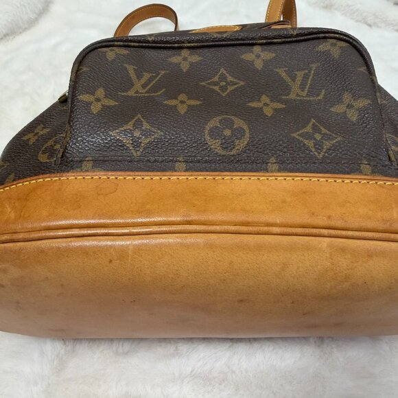 Louis Vuitton Montsouris MM Backpack in Monogram canvas - Picture 3 of 10